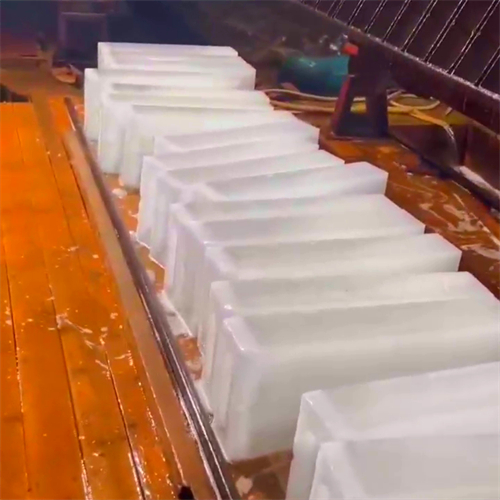 冰块百科：从降温到工业，全面了解冰块的多样应用